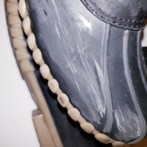 Baretraps Black Zipper Winter Boots - Picture 5 of 7